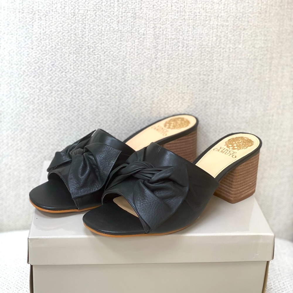 NWOT Vince Camuto Sharrey Sandal